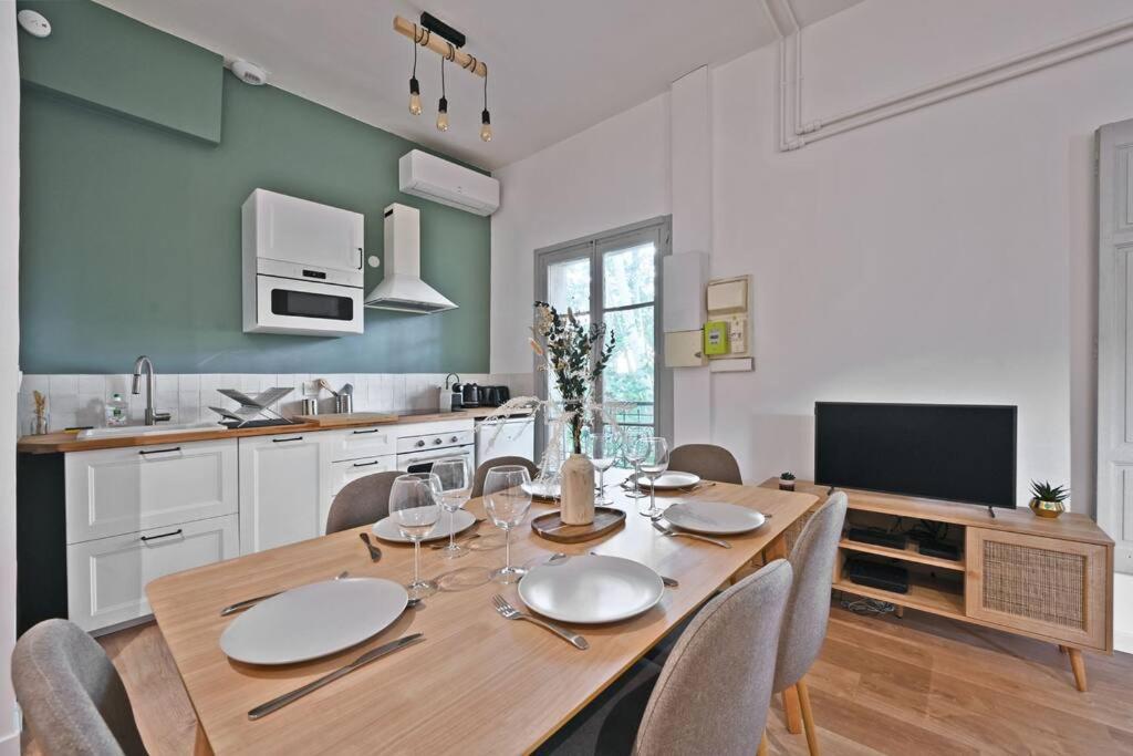 Appartement Au Coeur Des Platanes - Parking Gratuit Sous-Terrain - Clim - Balcon à Avignon Extérieur photo