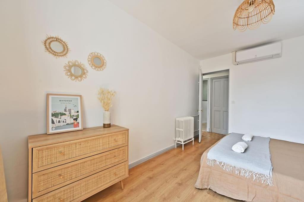 Appartement Au Coeur Des Platanes - Parking Gratuit Sous-Terrain - Clim - Balcon à Avignon Extérieur photo
